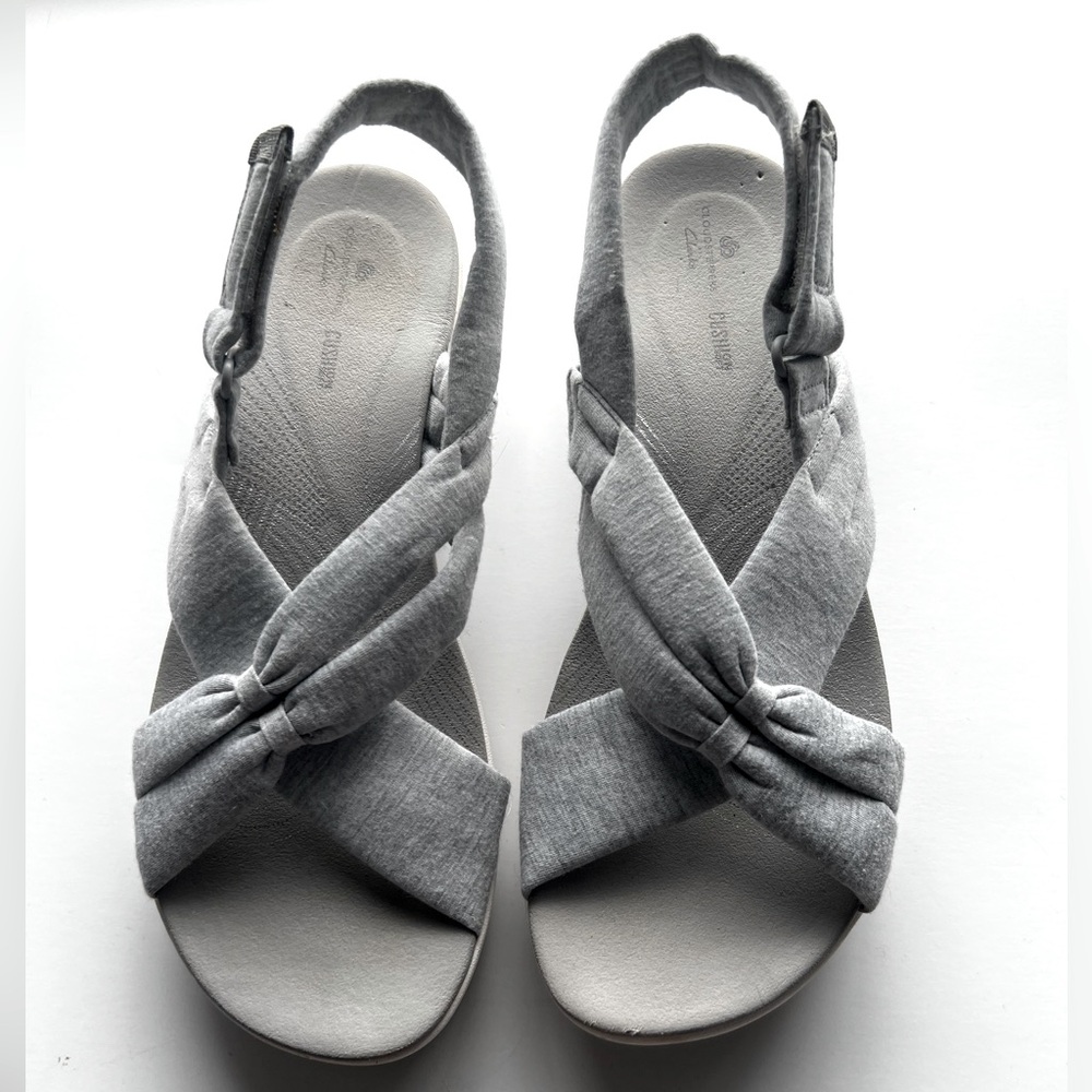 Clarks Cloudsteppers Gray Sandals with Crossed Straps Aria Belle Size 10